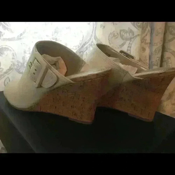 Tahari Ivory Leather Cork Wedge Open Toe sandals Sz 8 - Picture 4 of 7